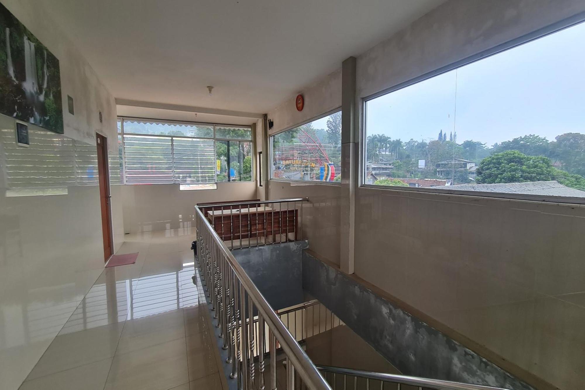 Capital O 93250 Hotel Tirta Kencana 2 Baturaden Banyumas エクステリア 写真